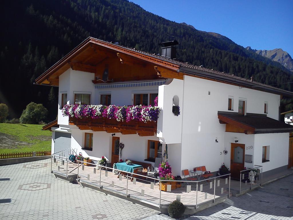 Apartment Familie Thomas Und Angelika Melmer Sankt Leonhard im Pitztal Exterior photo